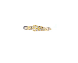 TRIANGLE WHIT WHITE DIAMONDS RING